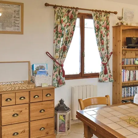 Stunning In With 1 Bedrooms And Wifi