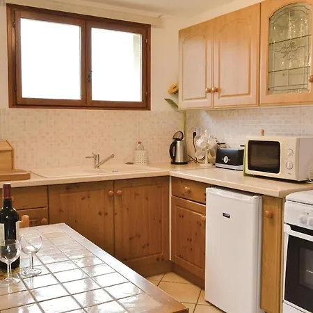 Stunning In With 1 Bedrooms And Wifi